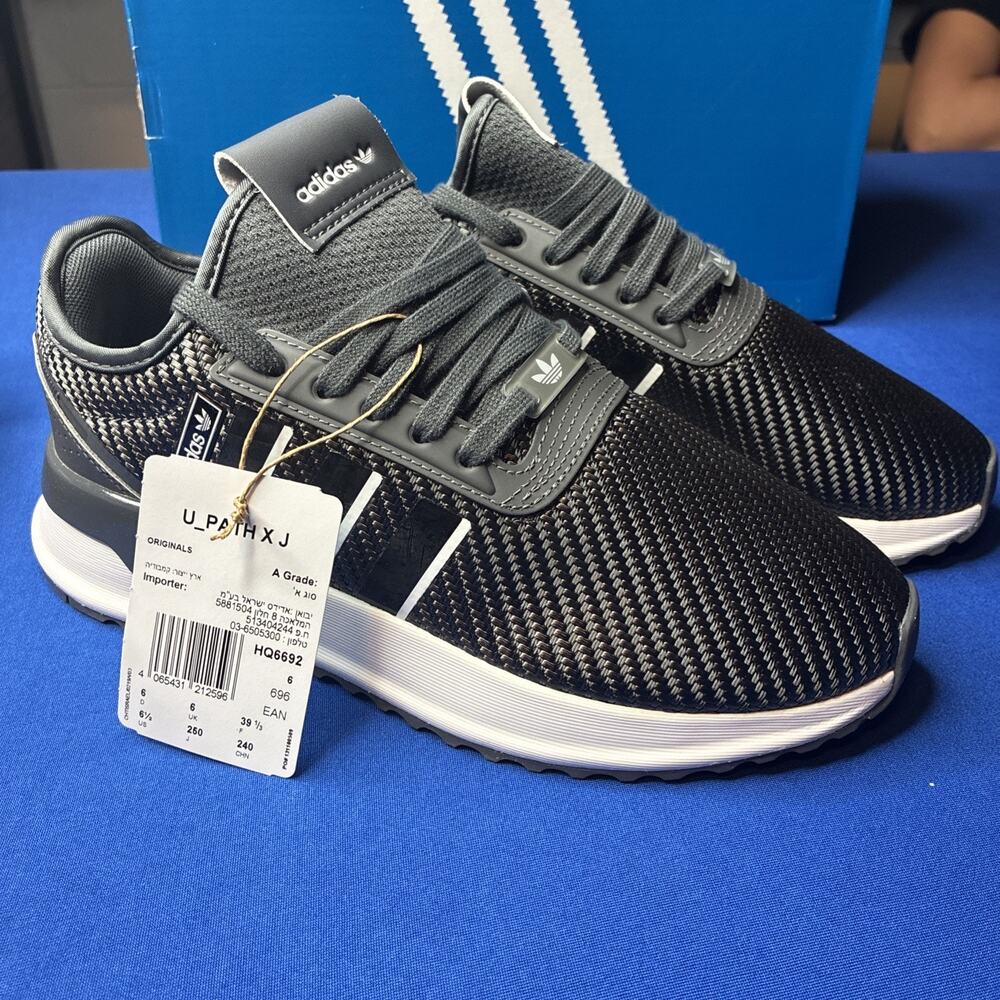 New Adidas NEO Cloudfoam Women’s / men’s size 6.5 Grey/White Trainers with Box